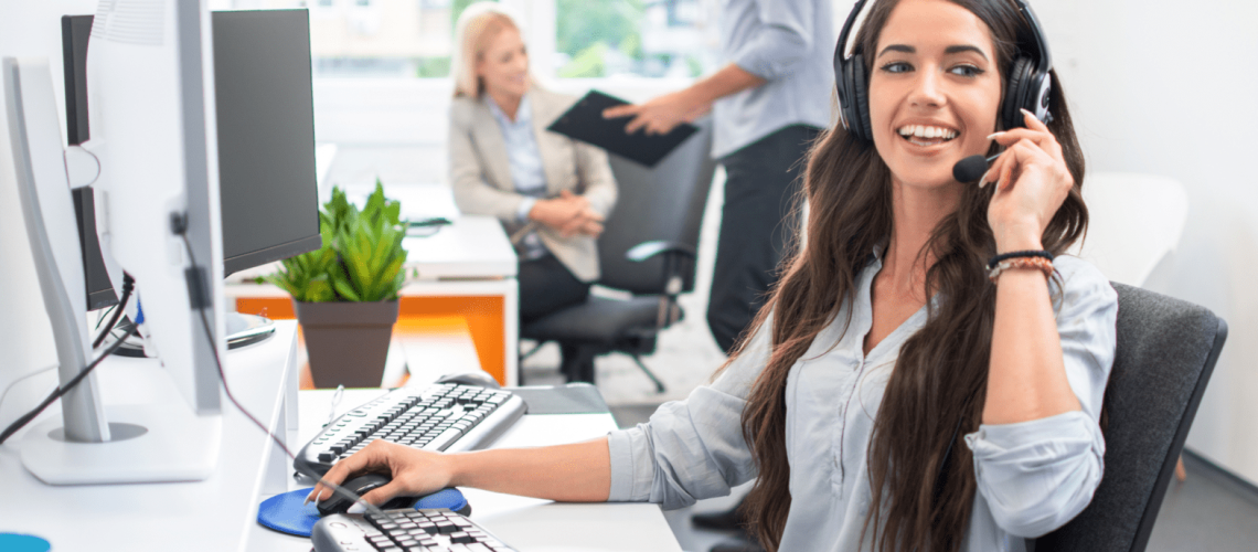 customer service specialist speaking on the phone